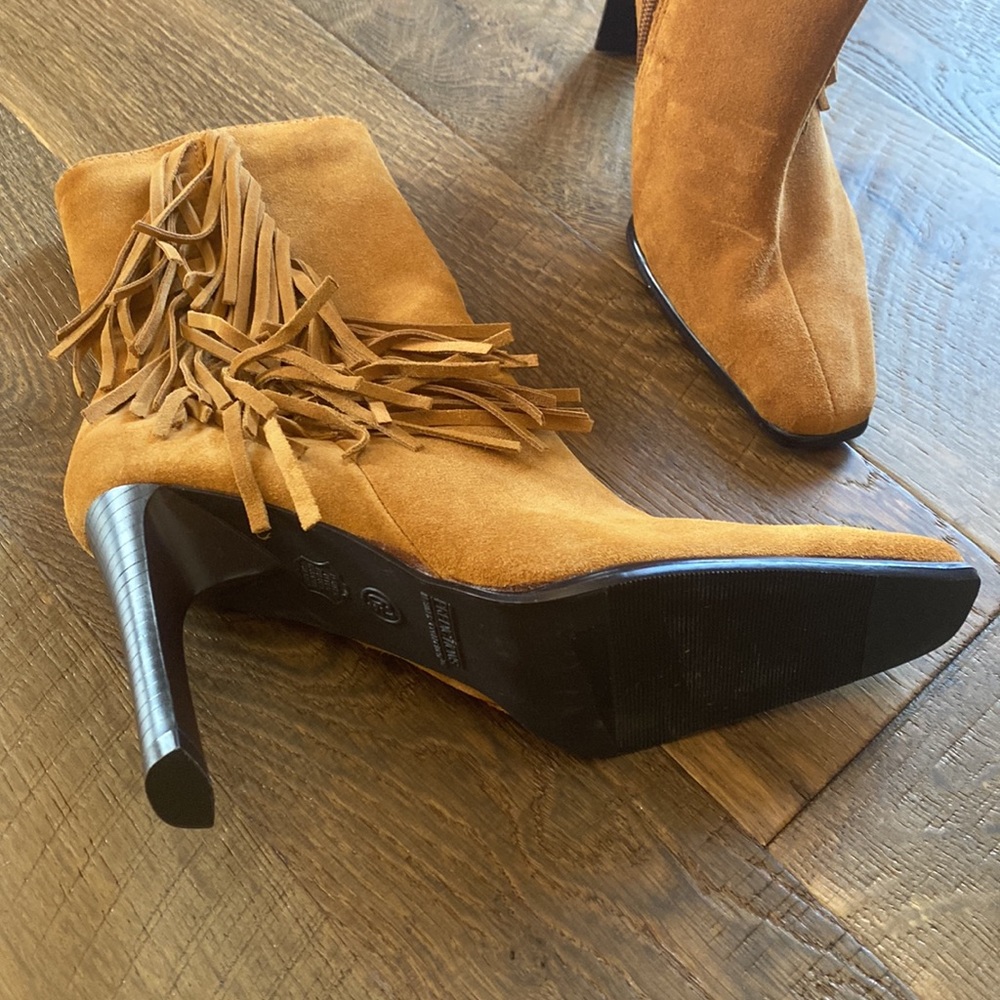 NWOT festival suede fringe festival boots - Picture 3 of 7